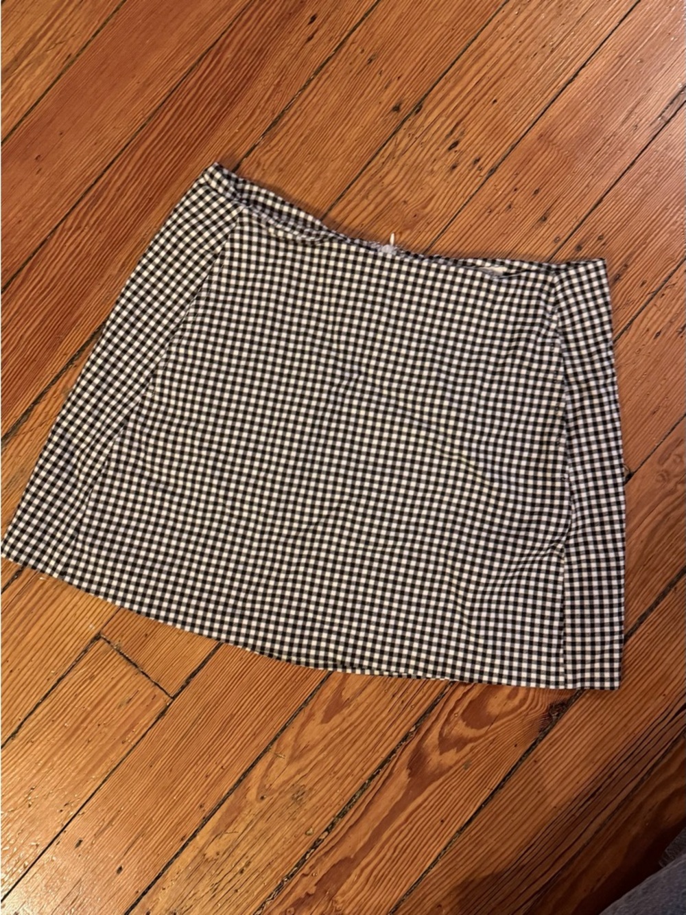 Urban Outfitters Black and White Gingham Mini Skirt - Picture 4 of 4